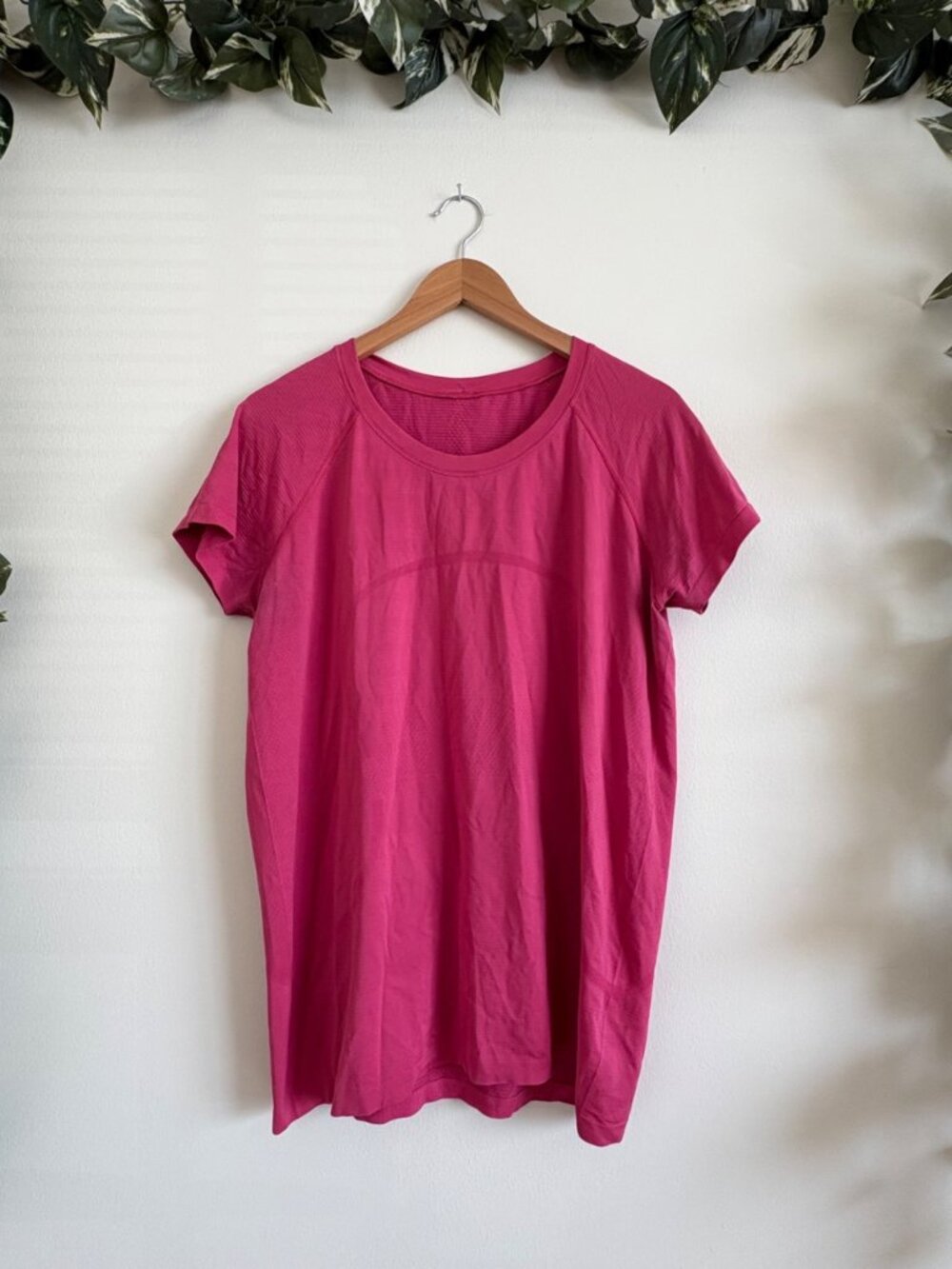 Lululemon Athletic Swiftly Tech 2.0 Short Sleeve Shirt Pink Women’s Size 16